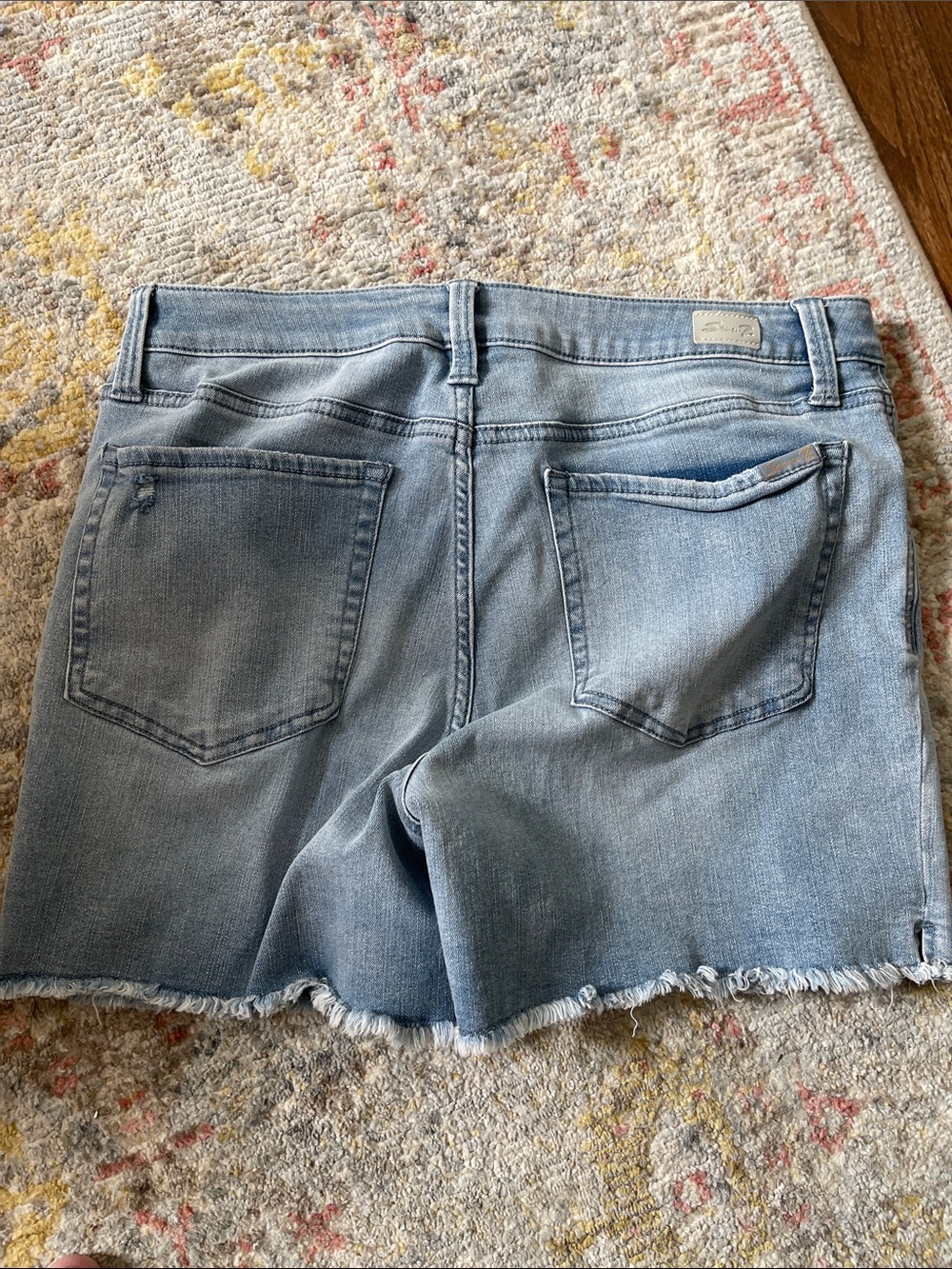 Seven7 Light Wash Distressed Denim Shorts with Frayed Hem - Picture 2 of 3